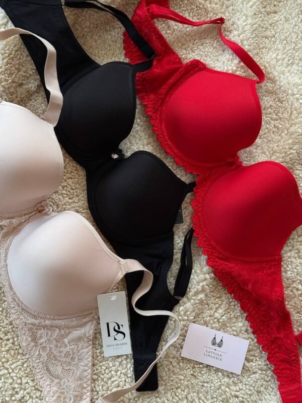 Photo 5859348489089780581 y